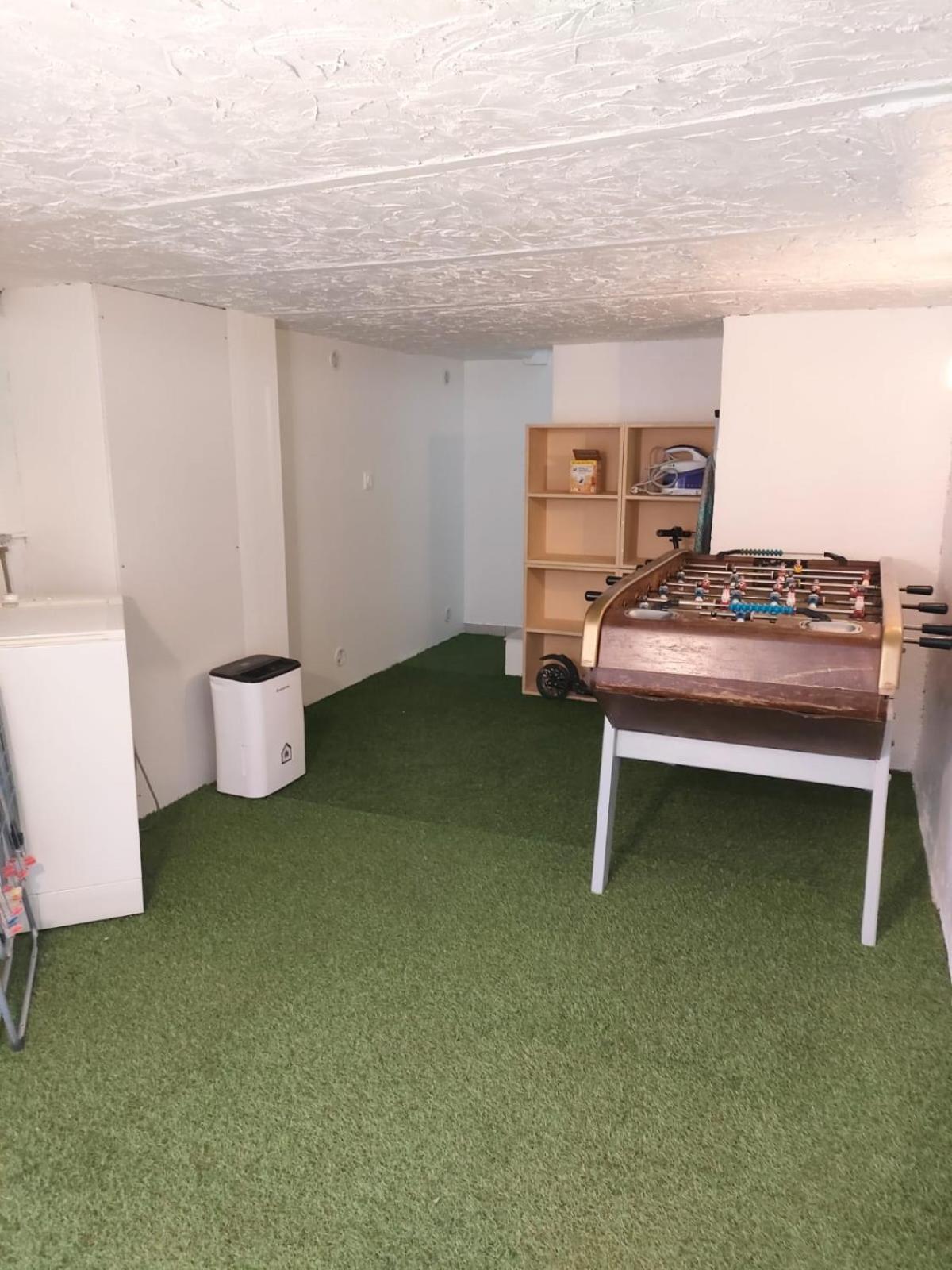2 Pieces A Apartment